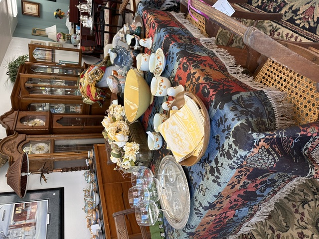 Display shelf with collectibles